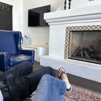 Uptown Dental Associates - This waiting room is like a hotel lounge. Luxe, I tell ya - General Dentistry Near Me - Albuquerque, New Mexico Uptown Dental Associates - This waiting room is like a hotel lounge. Luxe, I tell ya - General Dentistry Near Me - Albuquerque, New Mexico