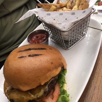 Pera Soho - Pera Organic Beef Burger - Mediterranean Near Me - New York, New York Pera Soho - Pera Organic Beef Burger - Mediterranean Near Me - New York, New York
