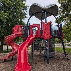 Wellington Street School Park - Wellington Street School Park, St. Thomas, ON