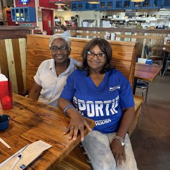 Willie's Grill & Icehouse - American Near Me - Cypress, Texas