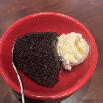 Top Dawg Tavern - Chocolate Delight - American Near Me - Bethlehem, Georgia