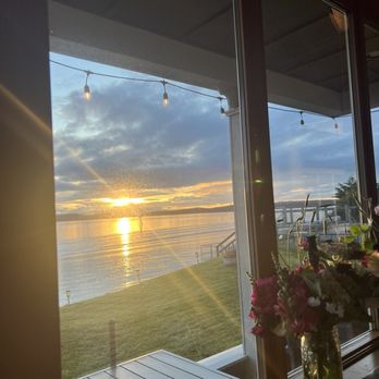 Haven Kitchen & Bar - Sunset view - American Near Me - Lopez Island, Washington Haven Kitchen & Bar - Sunset view - American Near Me - Lopez Island, Washington