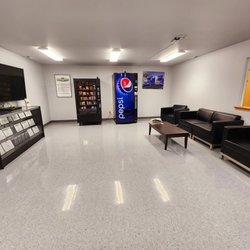 Dobbs Peterbilt - Driver's Lounge