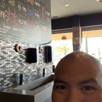 Wild Crab Boil - Selfie. - Seafood Near Me - Spring Grove, Illinois Wild Crab Boil - Selfie. - Seafood Near Me - Spring Grove, Illinois