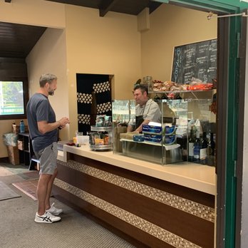 Crack - You just order at the counter and then they'll bring out to you. You can eat inside or outside with a view of the golf course. - Burgers Near Me - Long Beach, California