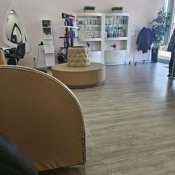 Top Dominican Hair Salon