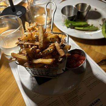 5Church Midtown - Truffle Fries - Delicious - New American Near Me - Atlanta, Georgia 5Church Midtown - Truffle Fries - Delicious - New American Near Me - Atlanta, Georgia