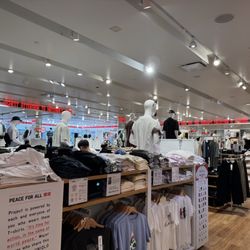 UNIQLO - Inside the store