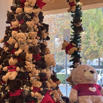T% Coffee + Tea - Christmas Tree - Coffee & Tea Near Me - Elk Grove, California