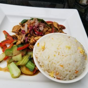 Lemongrass Citywest - Spicy Chicken & Basil, fried rice, streamed vegetables - Thai Near Me - Dublin, D