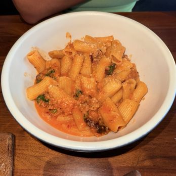 North Italia - Spicy Rigatoni Vodka - Italian Near Me - Miami, Florida North Italia - Spicy Rigatoni Vodka - Italian Near Me - Miami, Florida