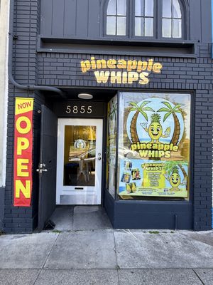 pineappleWHIPS by null