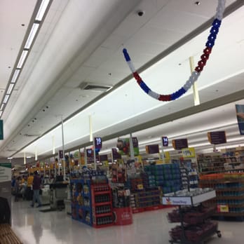 Stop & Shop - Stop&Shop of Westborough -- Westborough Shopping Center : 32 Lyman Street, Junction of Route 9, Westborough         Interior - Grocery Near Me - Westborough, Massachusetts