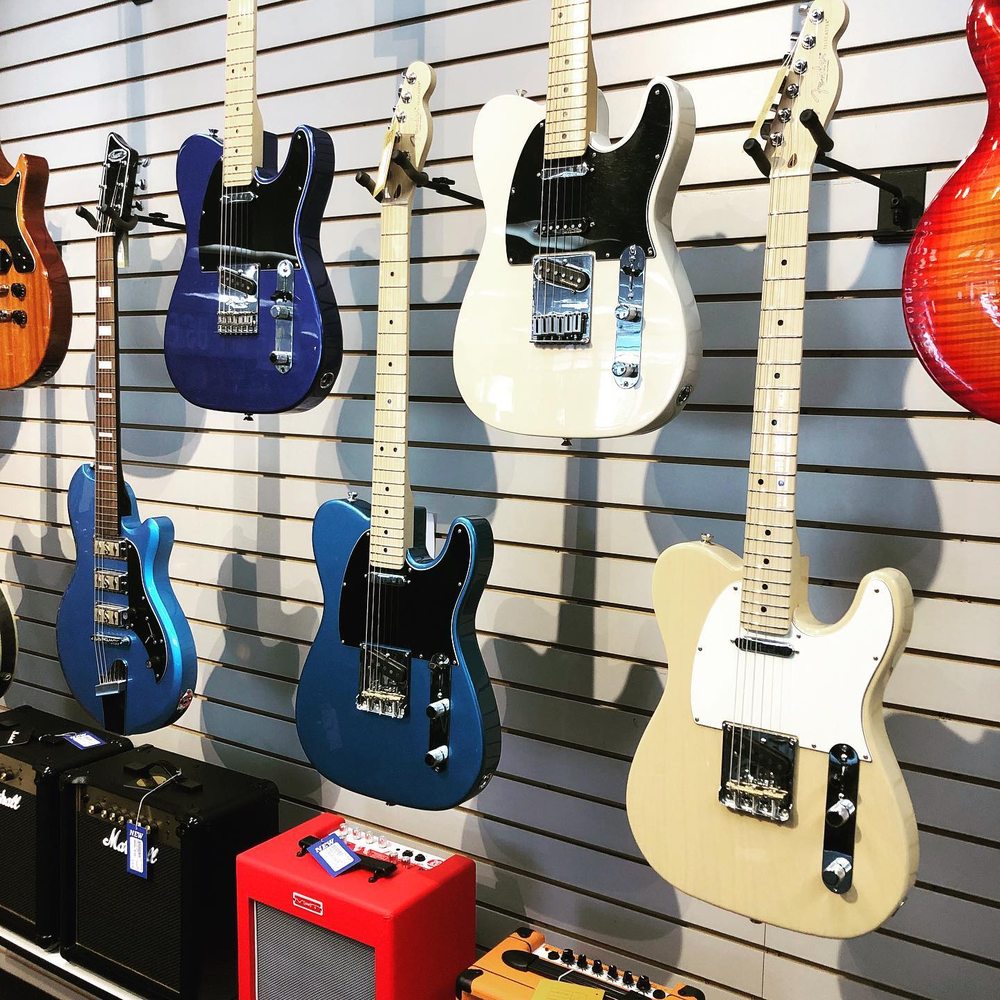 MUSIC GO ROUND Updated October 2024 20 Photos & 26 Reviews 7116 Menaul Blvd NE