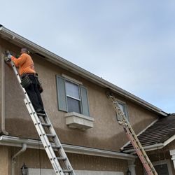 A to Z Solutions - Gutter replacement
