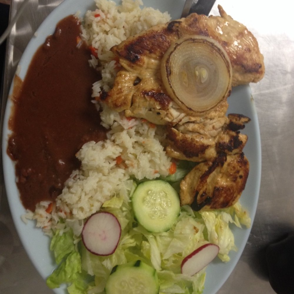 Estela's Restaurant - Salvadoran Near Me - Pacoima, California