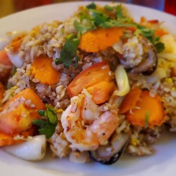 Two Sisters - Seafood fried rice - Thai Near Me - Walworth, Wisconsin