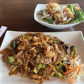 STICKY RICE - Updated December 2025 - 830 Photos & 664 Reviews - 223 E ...