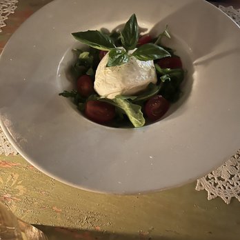 Pane e Vino - Burrata and tomato appetizer - Italian Near Me - Miami Beach, Florida Pane e Vino - Burrata and tomato appetizer - Italian Near Me - Miami Beach, Florida