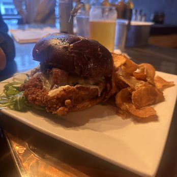 Notch Eight Craft House - Cordon Blue Sandwich - Cocktail Bars Near Me - Jim Thorpe, Pennsylvania