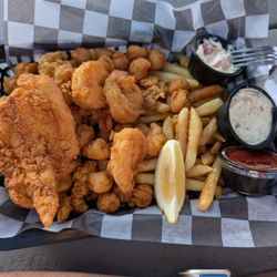 Sono Seaport Seafood - Fisherman's platter