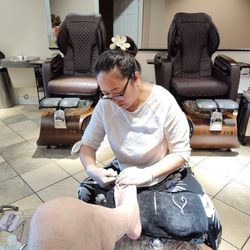 Dream Salon and Spa - LeLe is the best. She does excellent work.