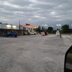 Waubaushene Truck Stop - Photo