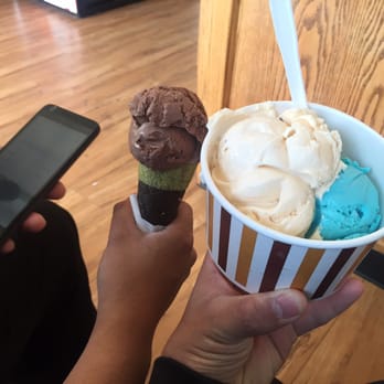 MacKay's Ice Cream - Chocolate fudge ice cream on chocolate ice cream cone & tub of double scoop cookie dough and bubble gum ice cream - Ice Cream & Frozen Yogurt Near Me - Cochrane, Alberta