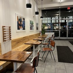 sweetgreen - Healthy Salads, Wraps, and Bowls - Inside