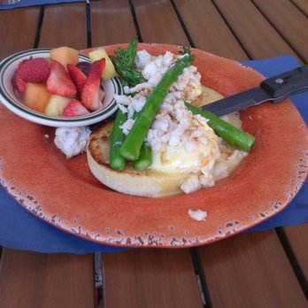 Blu Island Bistro - Lump crab eggs benedict broken hollandaise, soggy, eggs under. - New American Near Me - Venice, Florida Blu Island Bistro - Lump crab eggs benedict broken hollandaise, soggy, eggs under. - New American Near Me - Venice, Florida