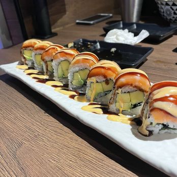 Fish On Fire - Love Love roll (salmon, idk the sauce but it was delicious, mango, avocado) - Sushi Bars Near Me - Suisun City, California