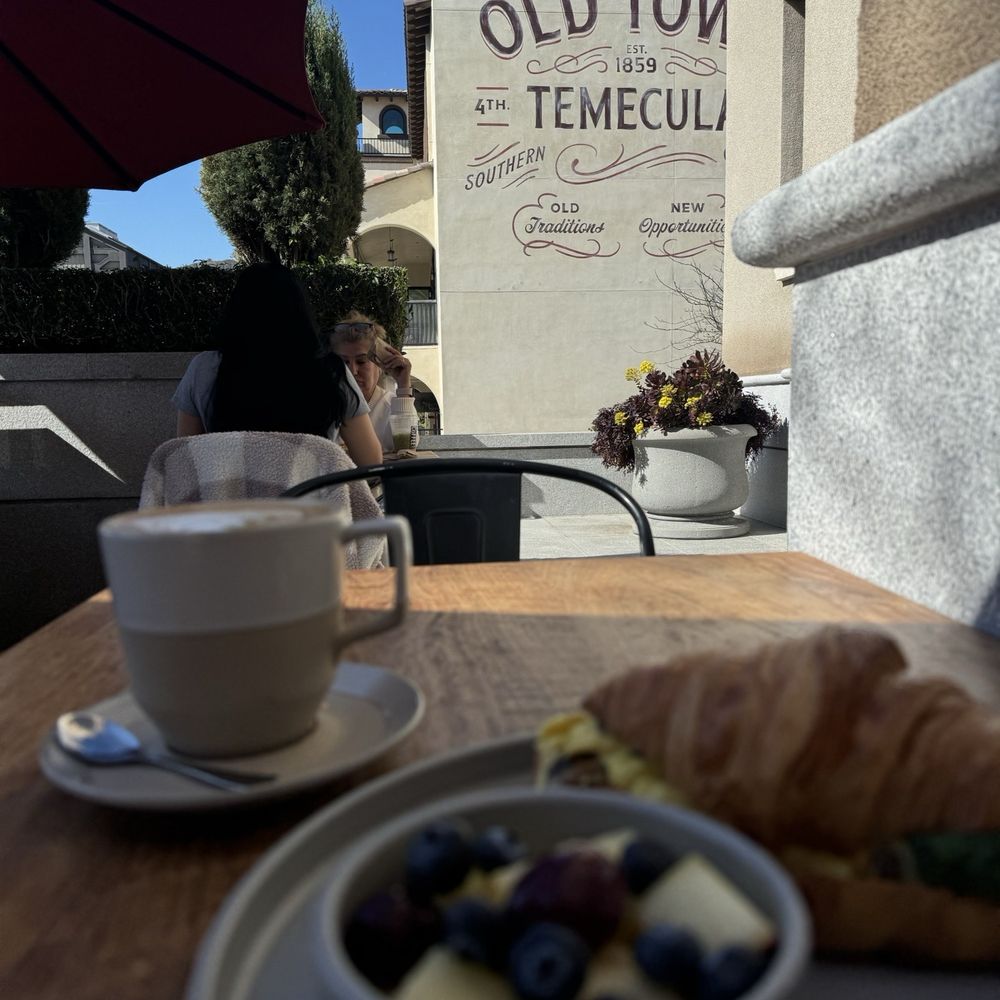 Le Coffee Shop - View from the porch - Breakfast & Brunch Near Me - Temecula, California