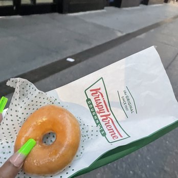 Krispy Kreme - Glazed doughnut - Donuts Near Me - New York, New York Krispy Kreme - Glazed doughnut - Donuts Near Me - New York, New York