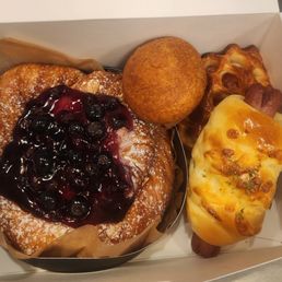 Sweet Frank Roll, Red Bean Bread, Guava pastry Sweet Frank Roll, Red Bean Bread, Guava pastry
