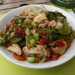 Le 105 - Plat du jour : pates chinoises aux legumes et poulet