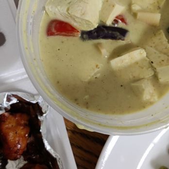 Khun Moo Thai Kitchen - Green curry - Thai Near Me - Northridge, California