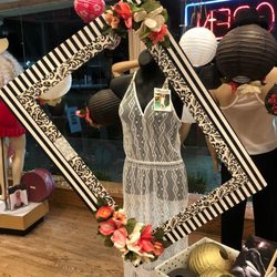 Studio 21 - Studio 21 Ltd has beautiful and sexy lingerie!