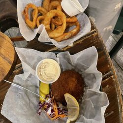 Bimini's Oyster Bar & Seafood Market - Crab Cake