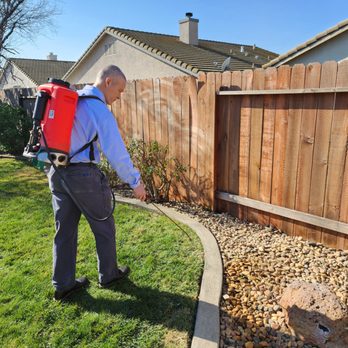 Prize Pest Control - Technicians Spray Perimeters and Fence lines - Pest Control Near Me - Irving, Texas
