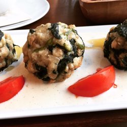 Limoni's - Spinatknödel mit Gorgonzolasauce
