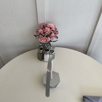 Little Joe’s Farmstead - Fresh flowers everywhere! - Burgers Near Me - Argyle, Texas Little Joe’s Farmstead - Fresh flowers everywhere! - Burgers Near Me - Argyle, Texas