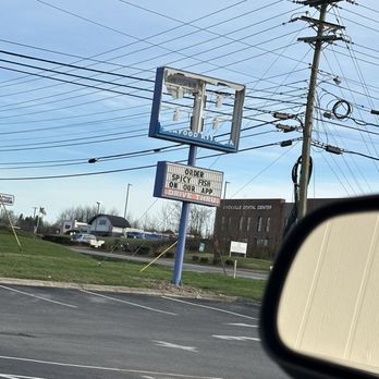 Captain D's - Captain Ds sign - Seafood Near Me - Lenoir City, Tennessee Captain D's - Captain Ds sign - Seafood Near Me - Lenoir City, Tennessee
