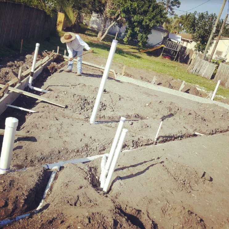 Slide of Mompie Construction Corp