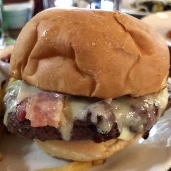 Serratto - Painted Hills Burger with Bacon, White Cheddar, BBQ Sauce, & Fried Onions - Serratto Restaurant - Italian Near Me - Portland, Oregon Serratto - Painted Hills Burger with Bacon, White Cheddar, BBQ Sauce, & Fried Onions - Serratto Restaurant - Italian Near Me - Portland, Oregon