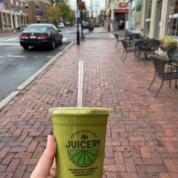 The Juicery - Green Light with chia! Seriously yum! - Juice Bars & Smoothies Near Me - Newburyport, Massachusetts