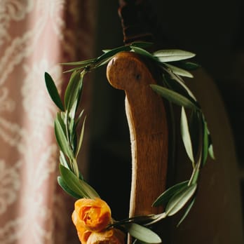 Stems Floral Design - headpiece. so pretty! - Florists Near Me - Austin, Texas Stems Floral Design - headpiece. so pretty! - Florists Near Me - Austin, Texas