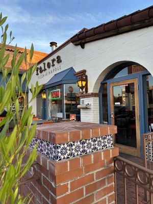 Falora Pizza by null