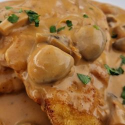 Hieronimi Weinstuben - Jägerschnitzel