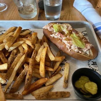 Britesmith Brewing - Williamsville - Lobster roll - Pizza Near Me - Williamsville, New York