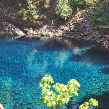 Beaches and Sunsets Travel - Blue pool in Oregon.  What a beautiful place. - Travel Agents Near Me